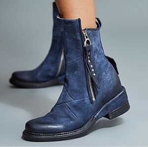 NWOB  AS98 Stratford Boot in Navy size 38